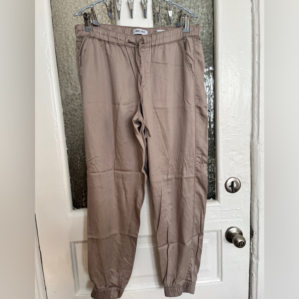 Nine West East Jogger